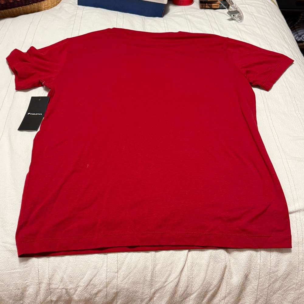 NWT Flabletics The 24-7 Tee Holly Berry Size Large - Picture 2 of 5